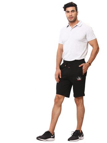 MEN’S KNITTED SOLID SHORTS WITH GRAPHIC PRINT